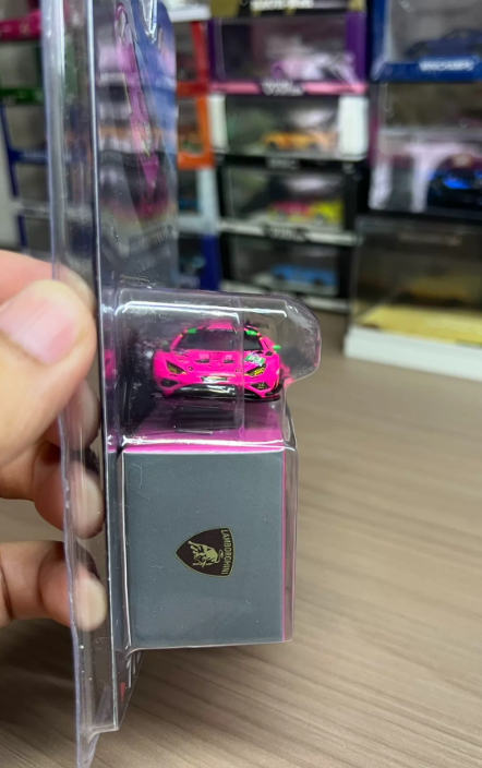 MINIGT 1:64 Lamborghini Huracan GT3 EVO2 Iron Dames IMSA 2023 Daytona Model Car