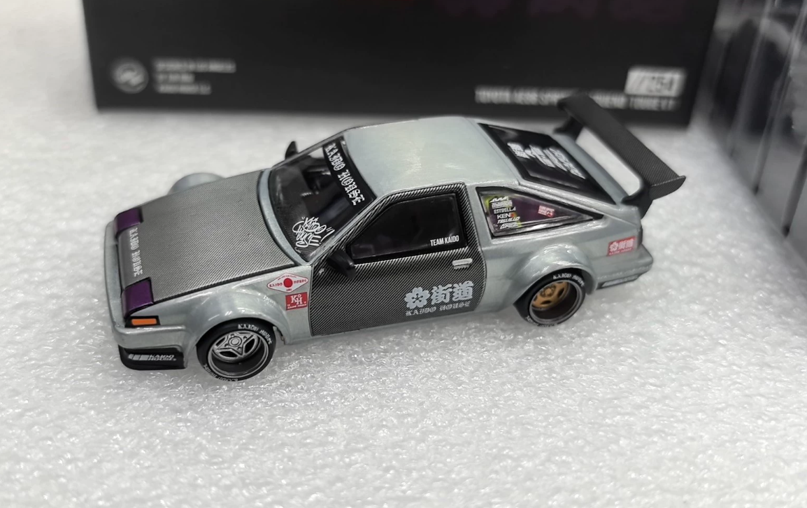 Kaido House Mini GT 1/64 Toyota AE86 Sprinter Trueno Touge V1 Raw Chase