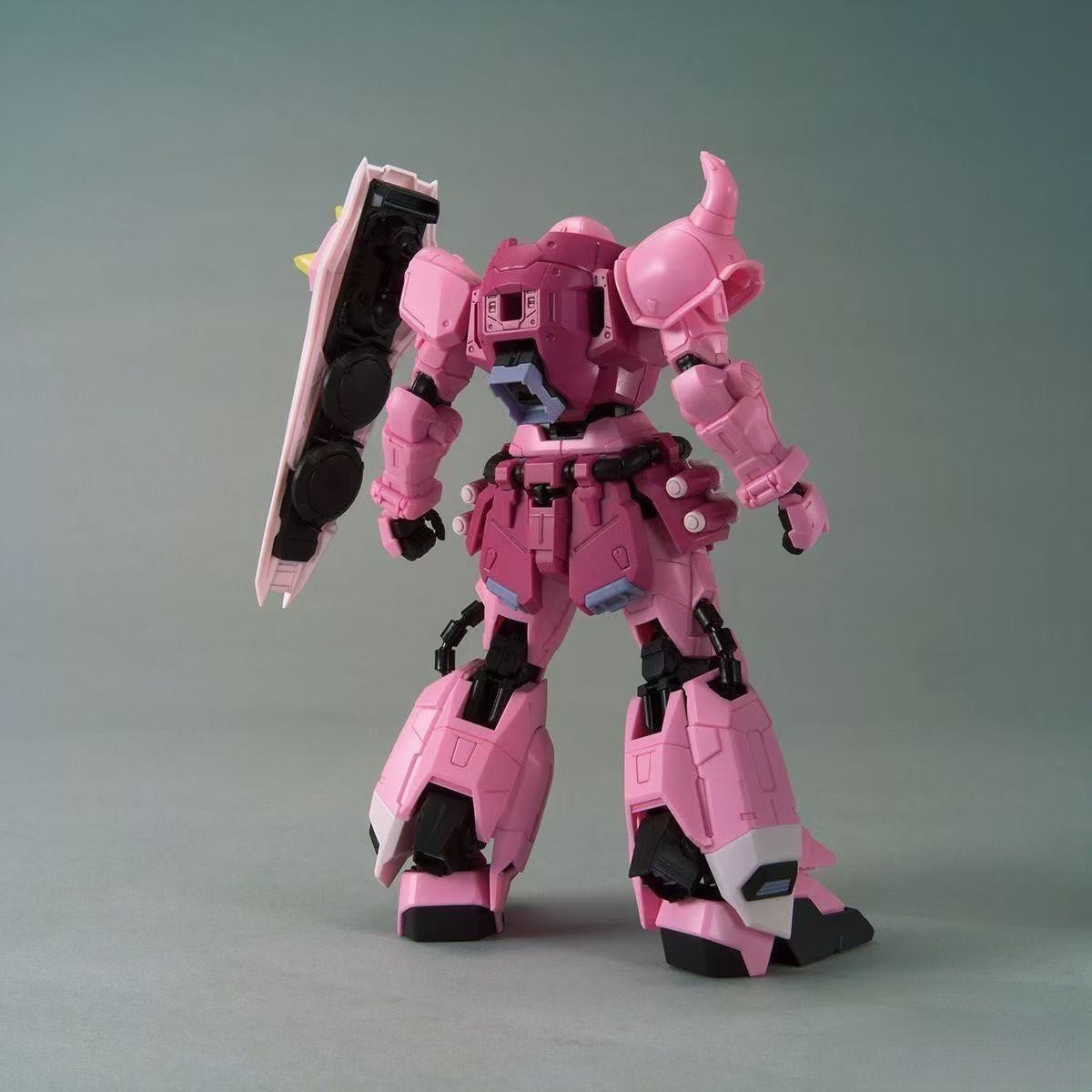 MG 1/100 Zaku Warrior (Live Concert Ver.) Base Limited Lacus Clyne’s Pink SEED