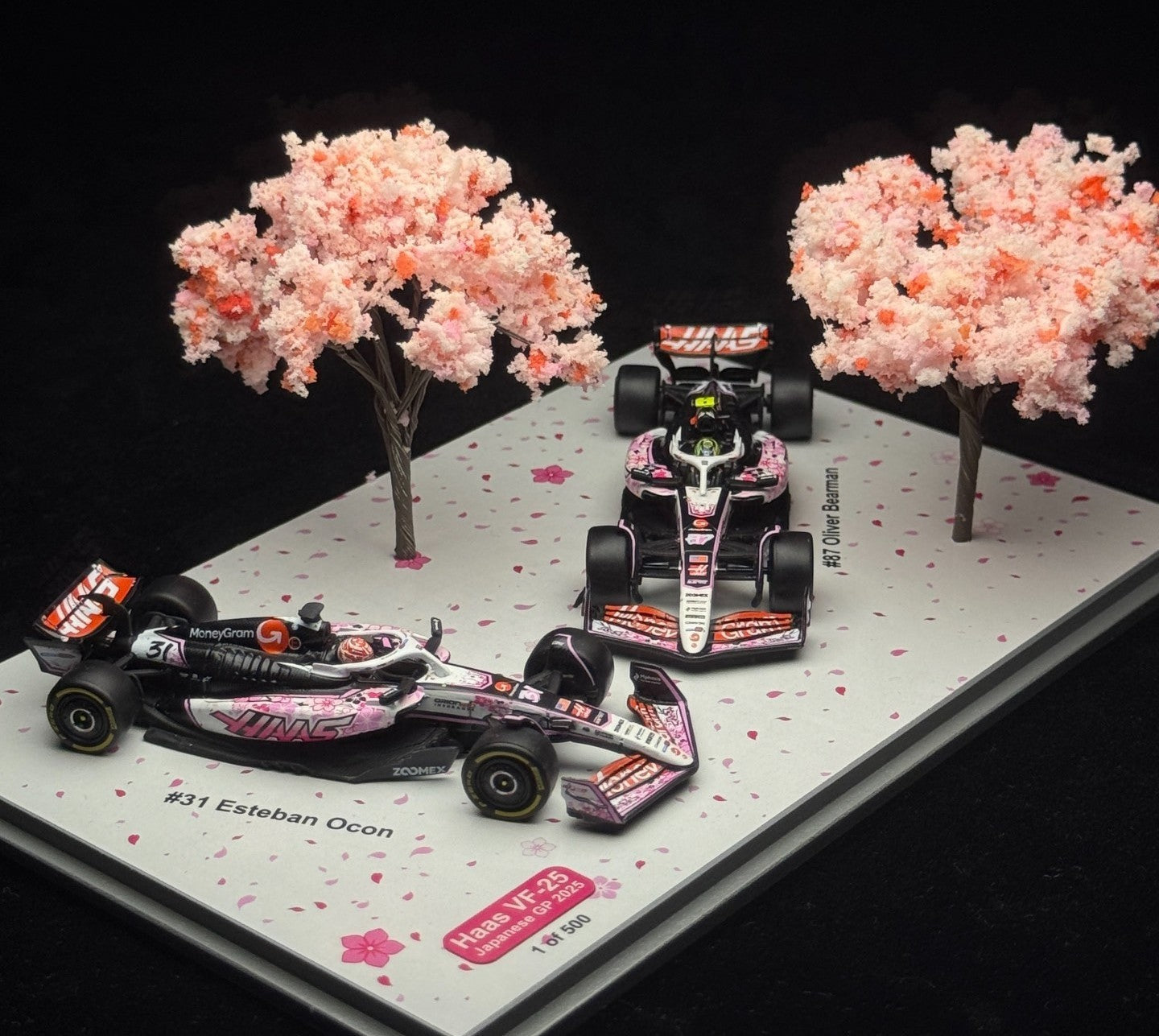 SPARK 1/64 Haas F1 Sakura Twin Set HEC Beijing Exclusive Limited 500