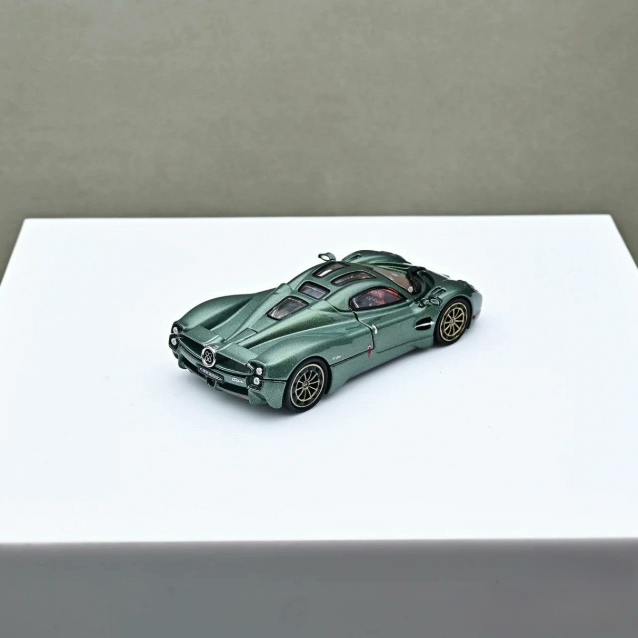 CM Model 1/64 Pagani Utopia Green Opening Engine Diecast Model Car
