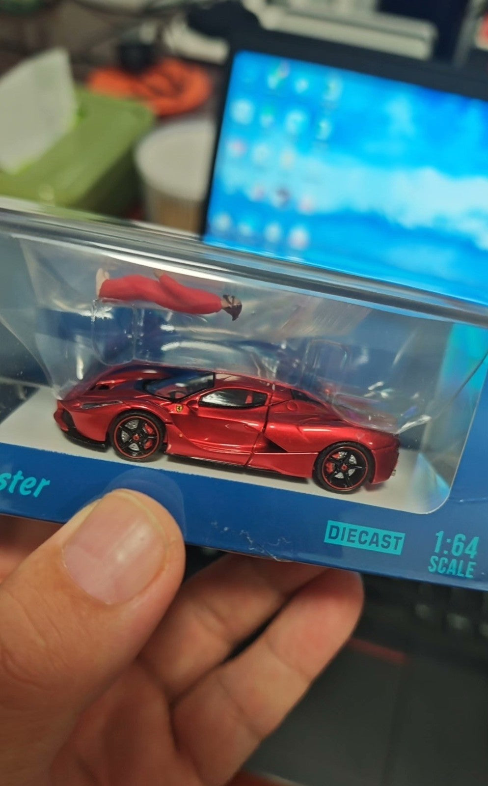 Street Buster 1/64 Ferrari LaFerrari F150 Hamilton Figure Diecast