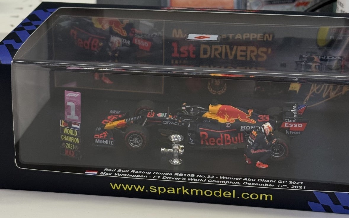 Spark 1:43 Red Bull RB16B Verstappen 2021 Abu Dhabi Winner Champion