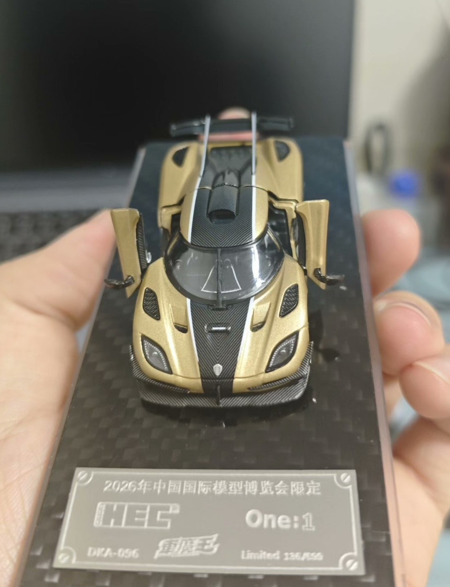 Demon King Koenigsegg One:1 Style 1/64 Diecast Model Car Gold