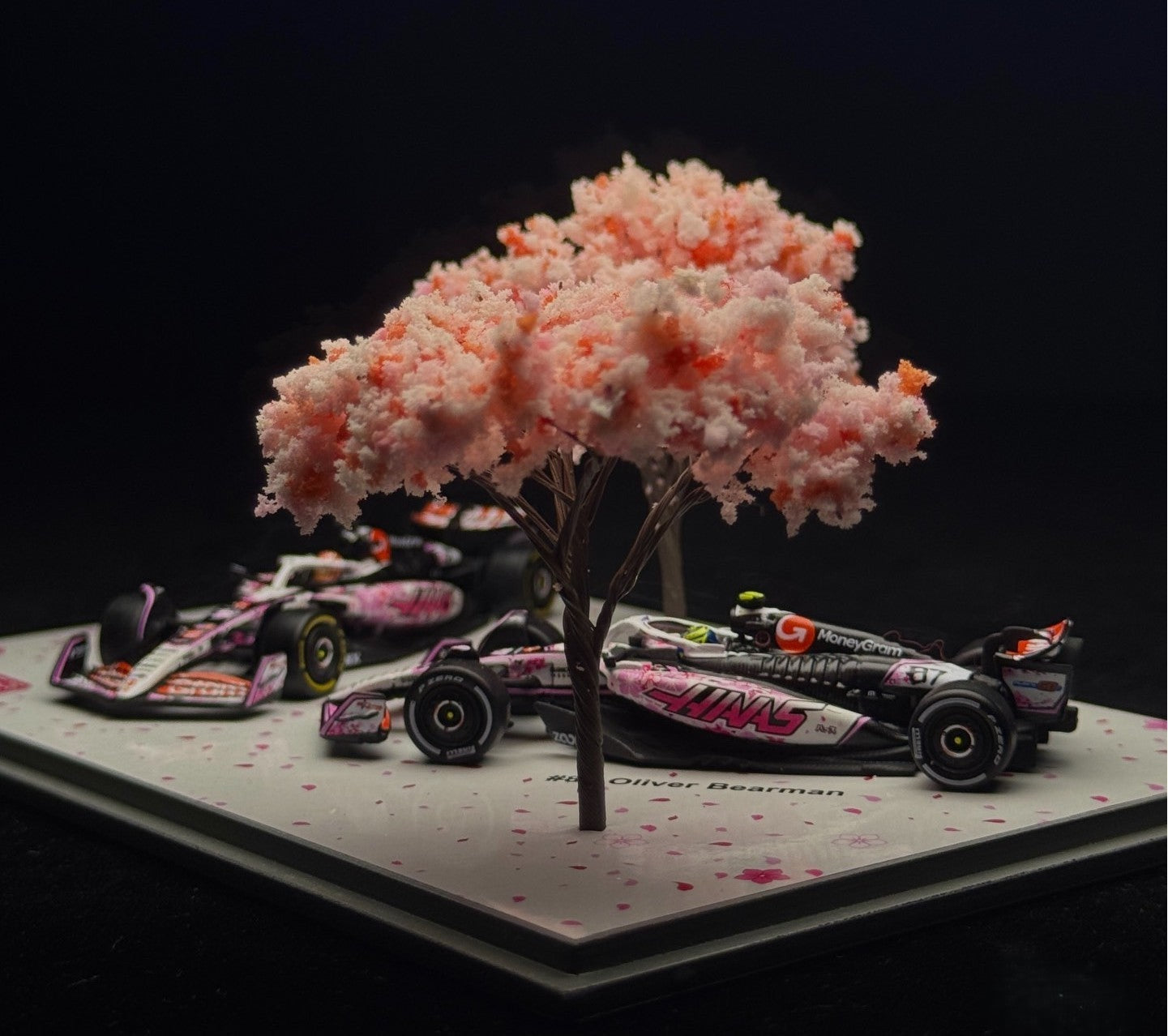 SPARK 1/64 Haas F1 Sakura Twin Set HEC Beijing Exclusive Limited 500