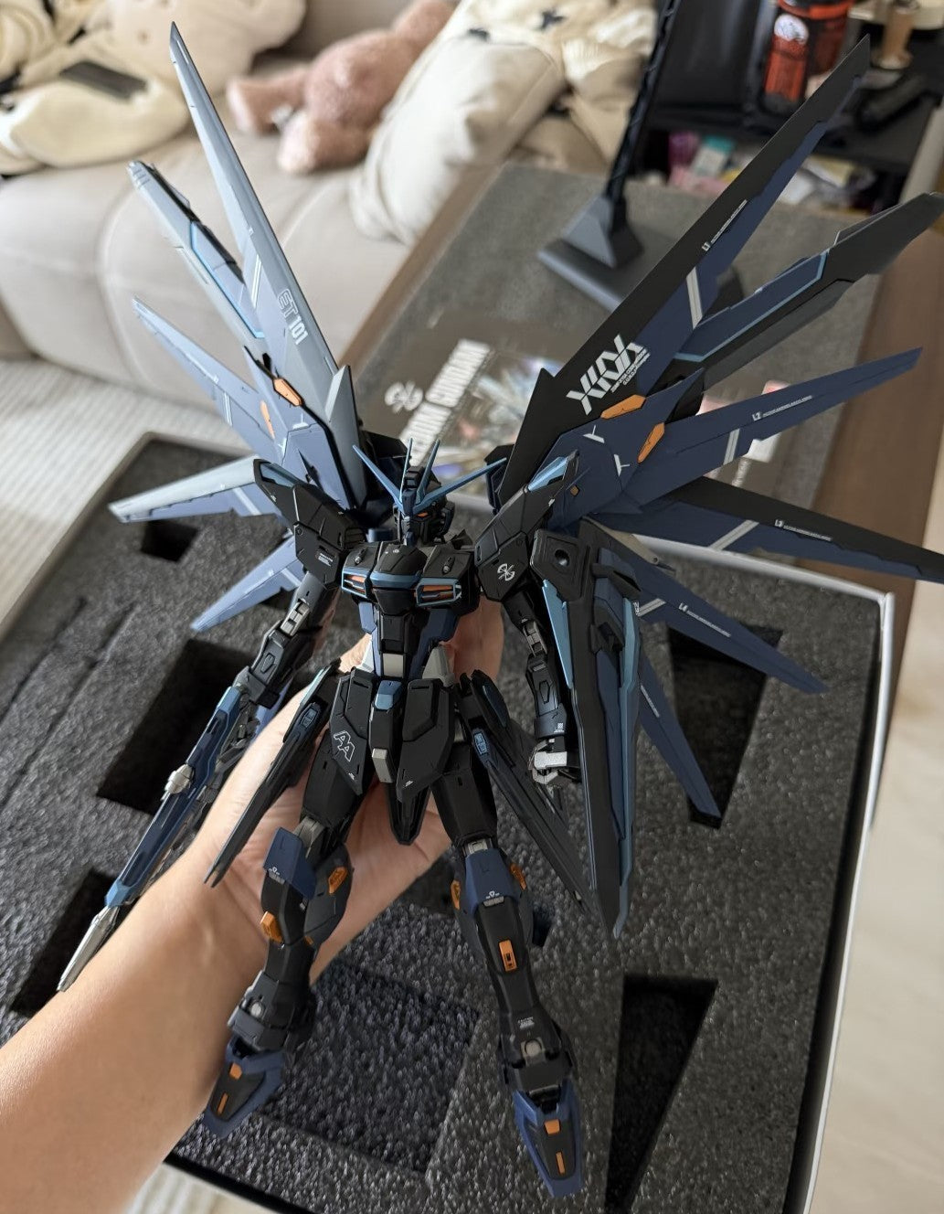 MG 1/100 Freedom Gundam Dark Blue Custom Painted Model Kit Completed
