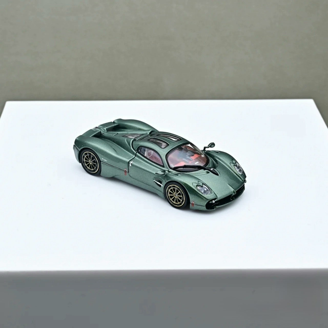 CM Model 1/64 Pagani Utopia Green Opening Engine Diecast Model Car