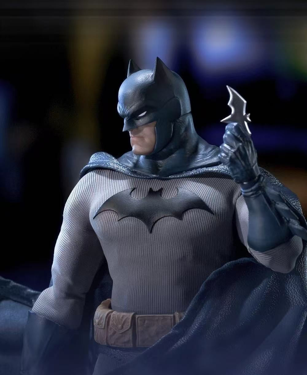Batman HUSH 1/12 Action Figure Bruce Wayne DC WB Licensed w/ Accessories