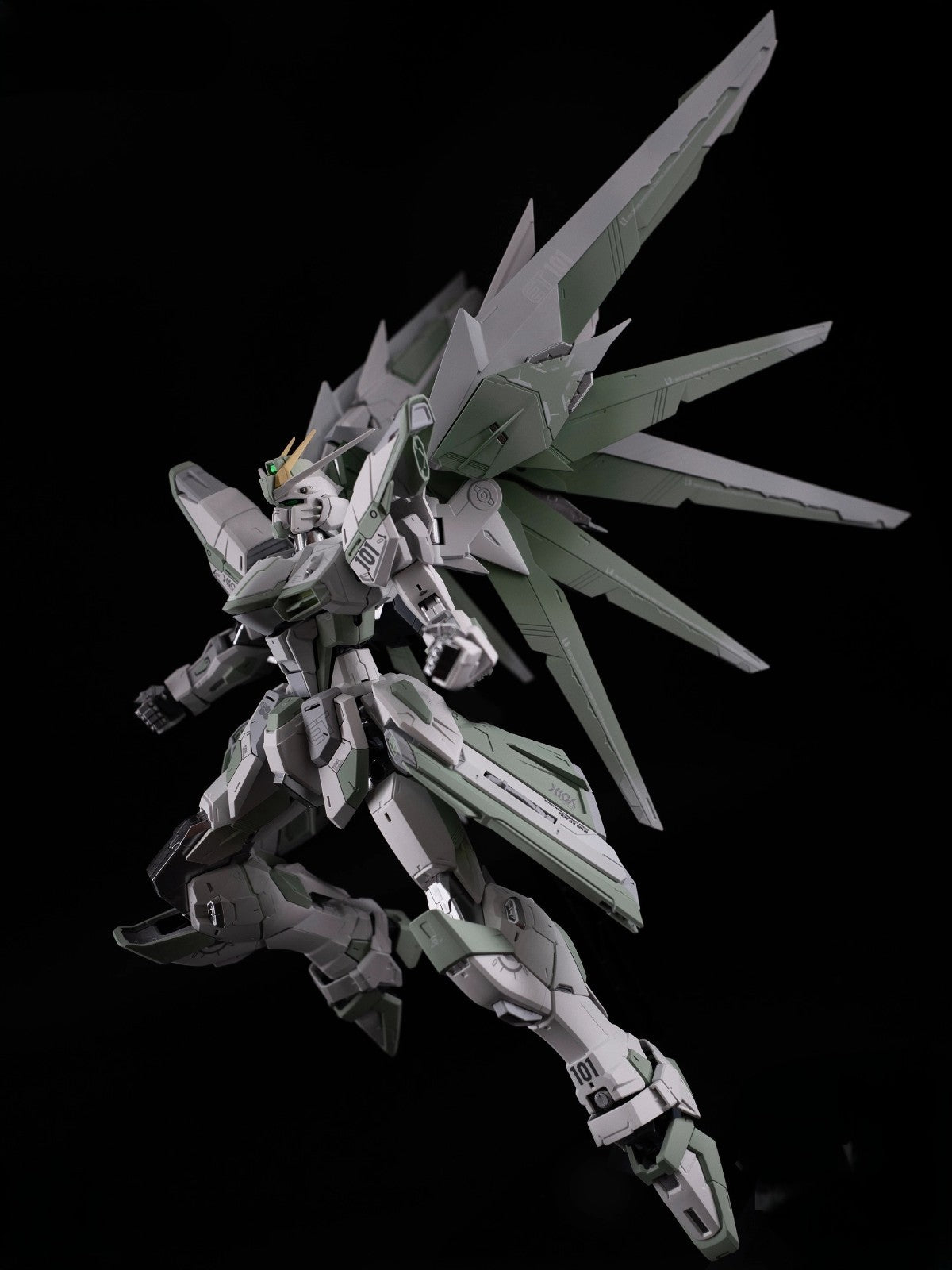 MG 1/100 Super Welfare Freedom Gundam Custom Ver. SHANGYONG Model Kit