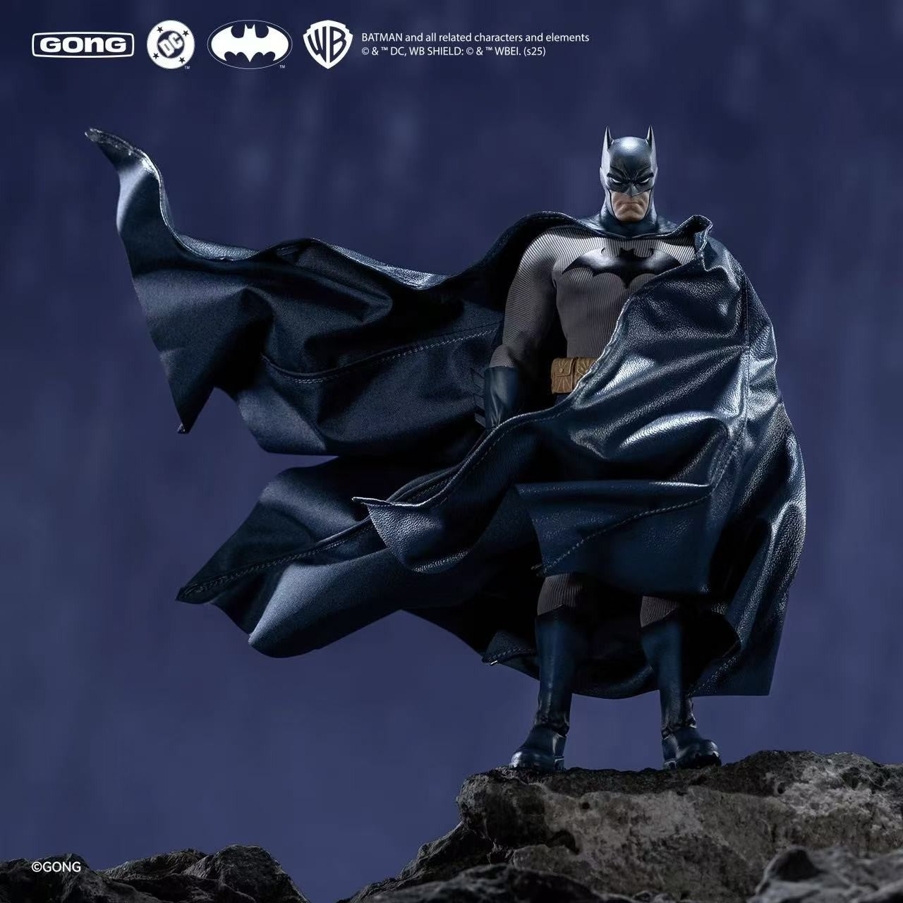 Batman HUSH 1/12 Action Figure Bruce Wayne DC WB Licensed w/ Accessories