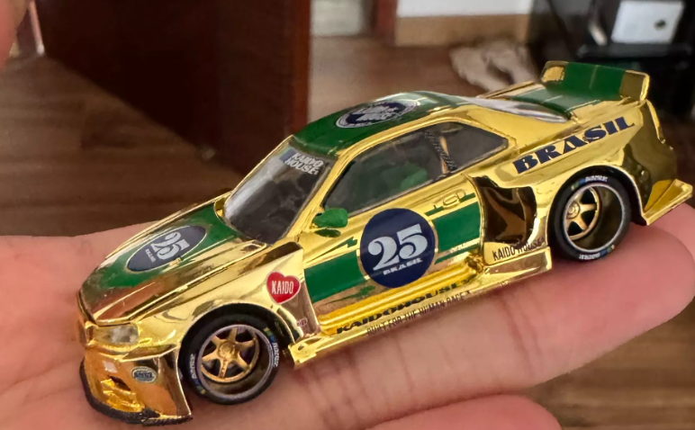 MINI GT Kaido House R34 Kaido Racing Brasil Gold Chrome LTD EDN 1/64 Model