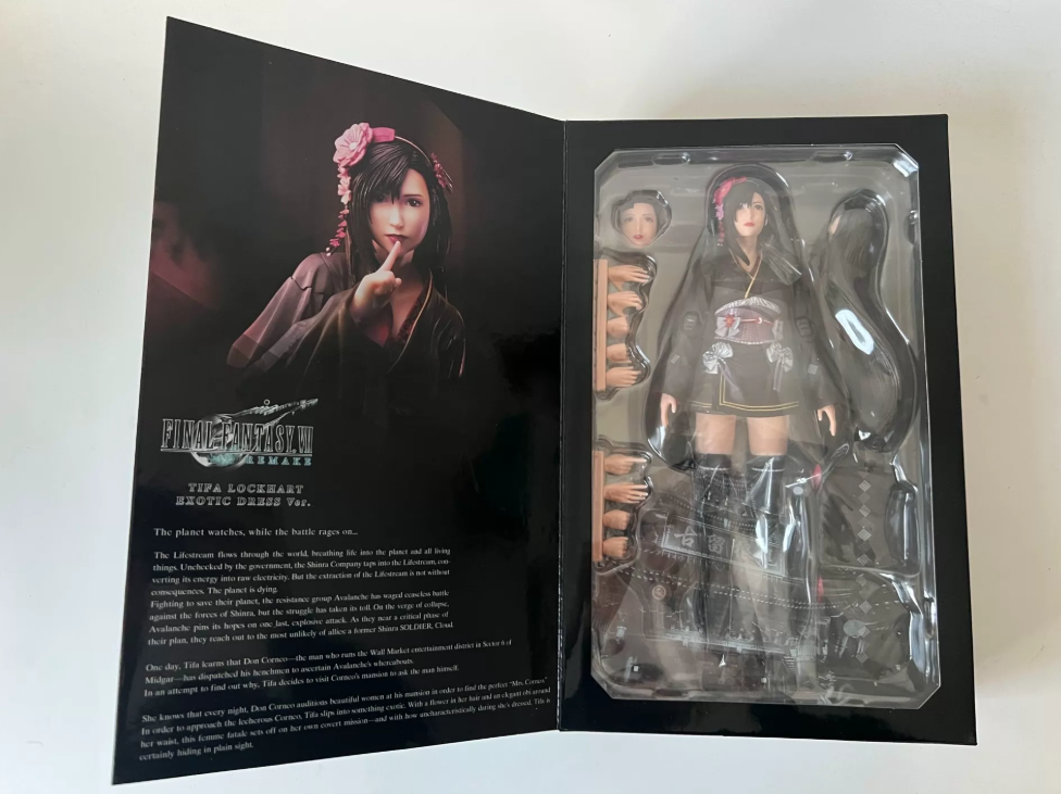Play Arts Kai Final Fantasy VII Remake Tifa Lockhart Exotic Dress Ver