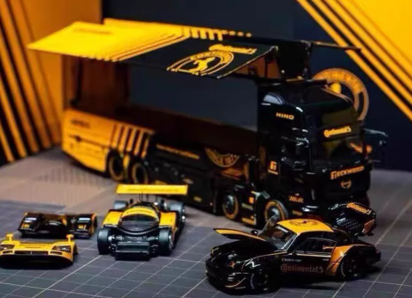 INNO PGM GCD 1:64 Hino Truck & 3 Cars Continental HEC Dinner Exclusive Set