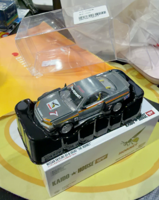MINI GT 093 Kaido House Nissan Skyline GT-R R34 The Hornet Clear Coat Chase
