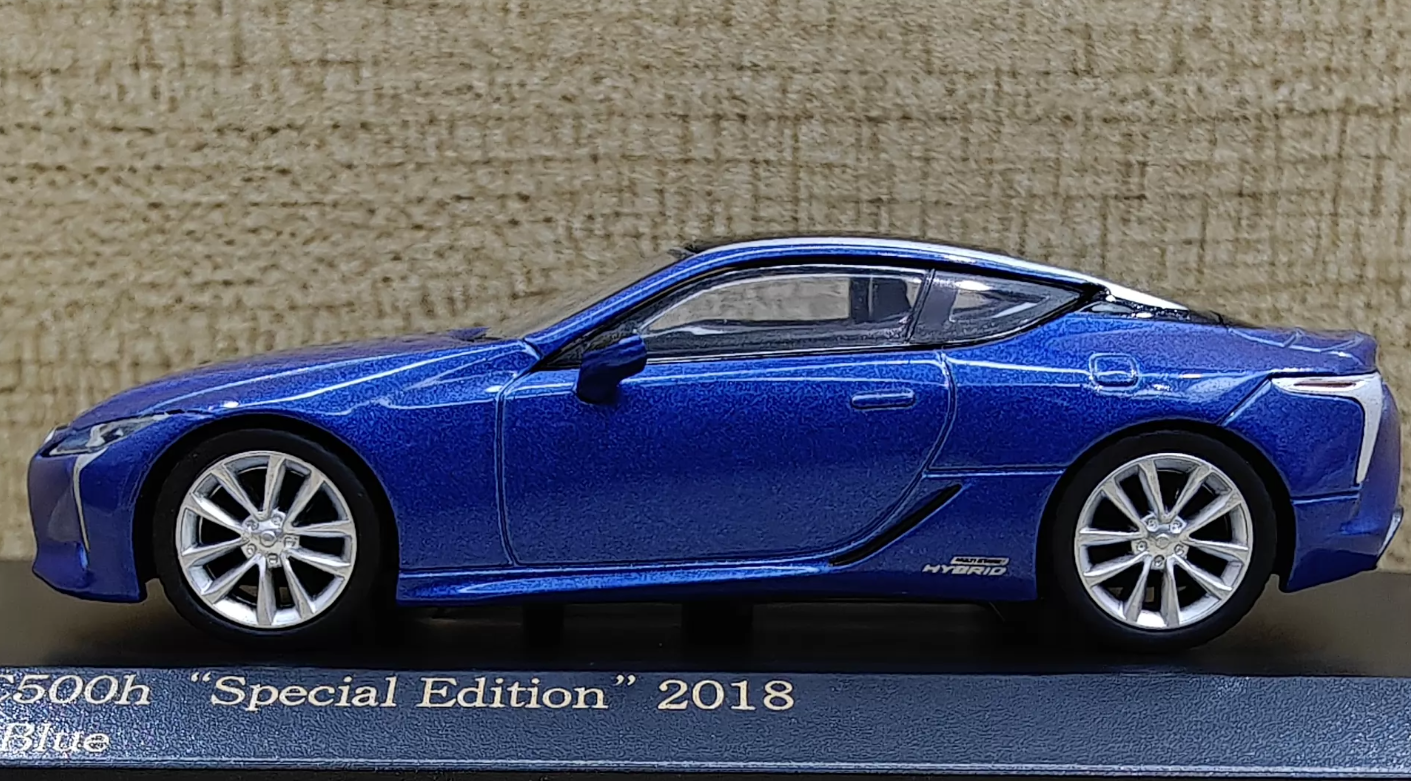 Kyosho CARNEL 1:64 Lexus LC500h Special Edition 2018 Blue Diecast Model