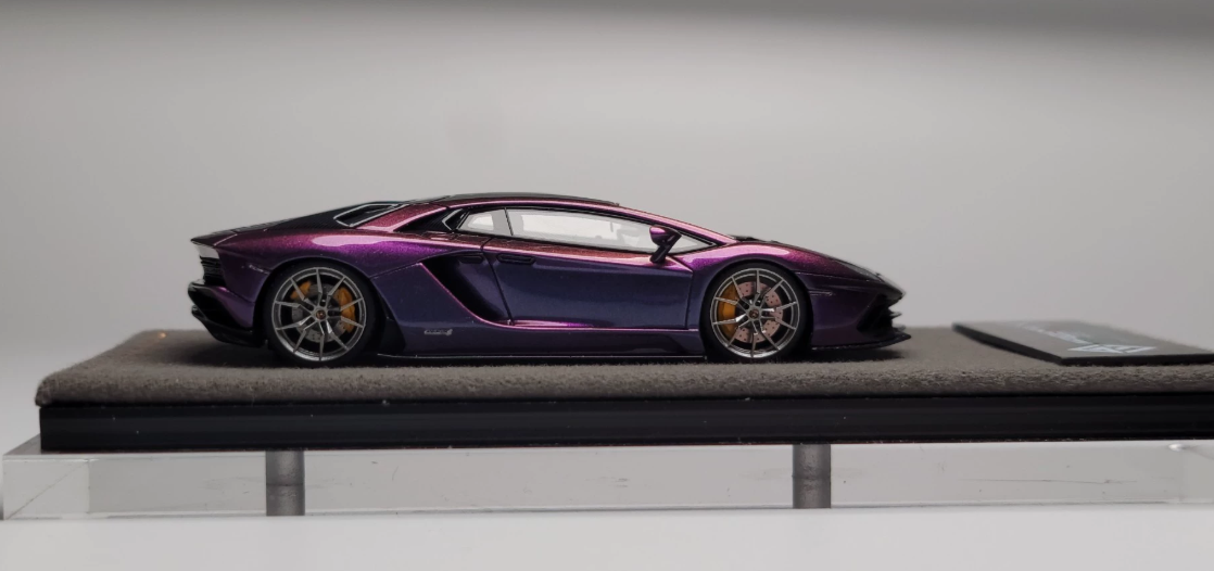 GW 1/64 Lamborghini Aventador S Iridescent Purple 740 Model