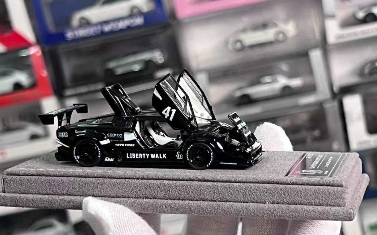 TopArt 1/64 LBWK Lamborghini Countach Black Limited Edition