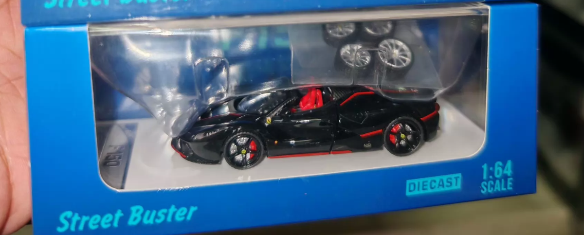 Street Buster 1/64 Ferrari LaFerrari Aperta Black Convertible