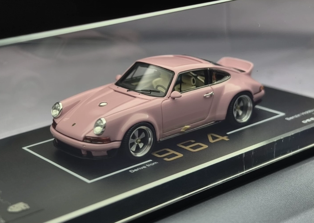 DEEPMAKER 1:64 Porsche 964 Singer DLS Pink Turkey Limited Resin Model