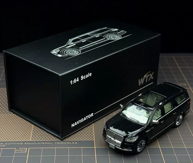 WTX 1/64 2022 Lincoln Navigator LWB Alloy Manhattan Green Metallic