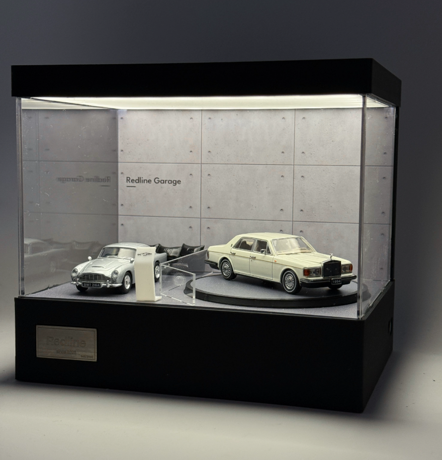 Redline Garage 1/64 Rotating Showroom Concrete Display Case