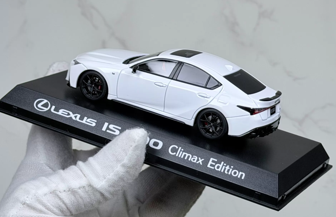 Kyosho 1/43 Lexus IS500 Climax Edition White Diecast Model