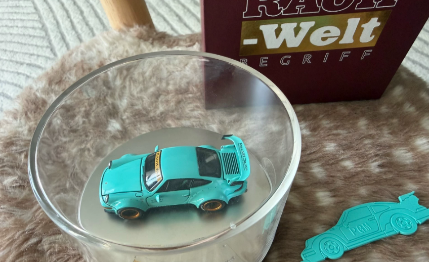 PGM 1/64 Porsche 911 964 RWB Tiffany Blue First Edition