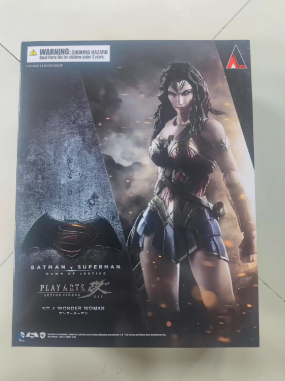 Play Arts Kai Wonder Woman Batman v Superman Dawn of Justice Figure