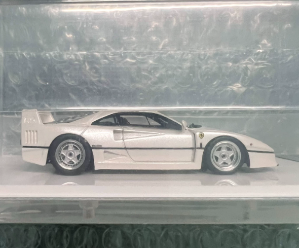 SCM MY64 1/64 Ferrari F40 Pearl White Resin Model Classic Edition