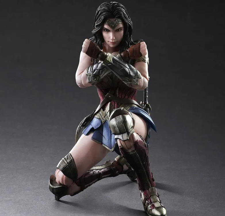 Play Arts Kai Wonder Woman Batman v Superman Dawn of Justice Figure