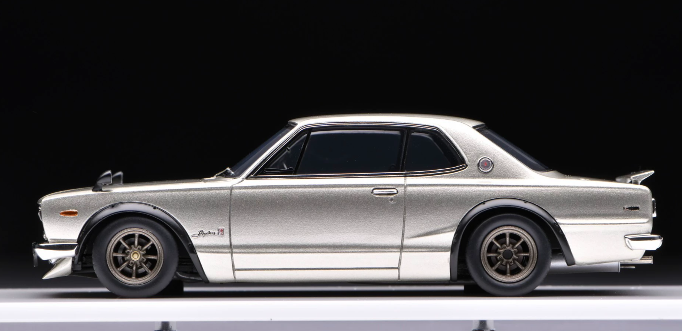 MakeUp mu 1:43 Nissan Skyline 2000 GT-R KPGC10 Silver Watanabe Resin Model