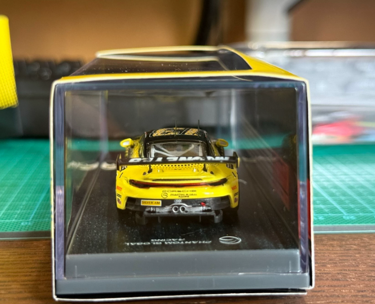 Tarmac Works 1/64 Porsche 911 GT3 R Mooneyes PGR 13