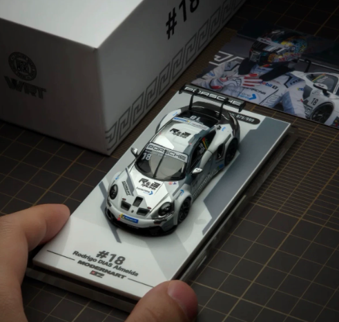 MODERNART 1/64 Porsche 911 GT3 Cup 18 Special Edition