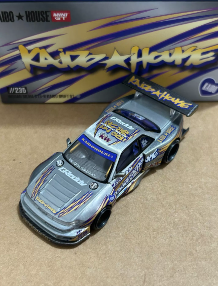 MINI GT 235 Kaido House Nissan Silvia S15 Chase Clear Coat