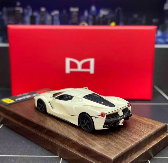 DMH 1/64 Ferrari LaFerrari Milk White Limited 99