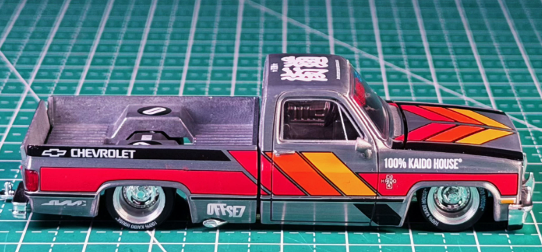 MINIGT 1/64 Chevy Silverado Kaido Works V3 Chase Green Clear Coat
