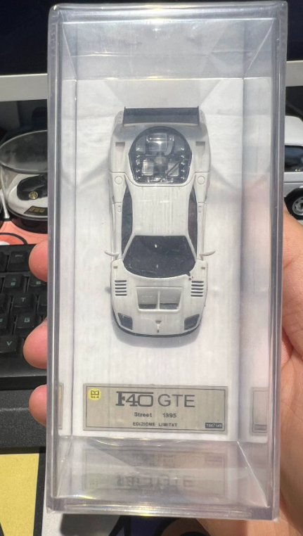 DMH 1:64 Ferrari F40 GTE Glow-in-the-Dark Green Resin Model
