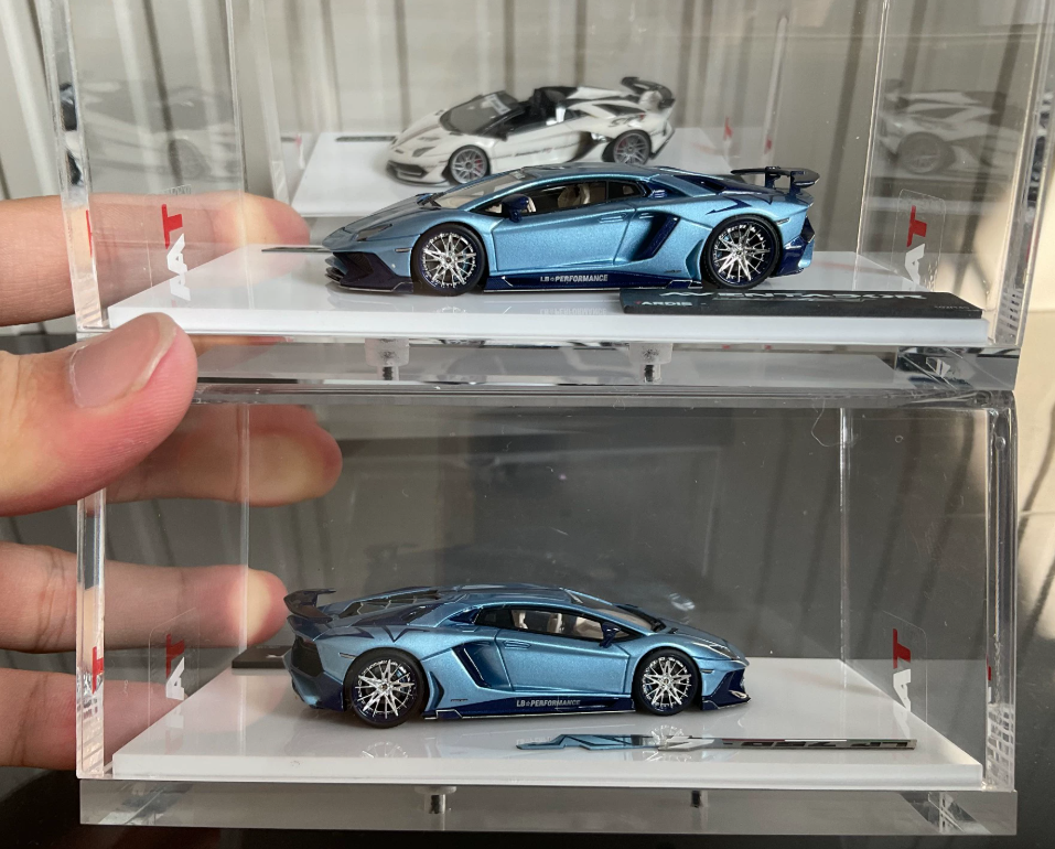 Tardis 1/64 Lamborghini Aventador LP750-4 SV Ice Blue Carbon