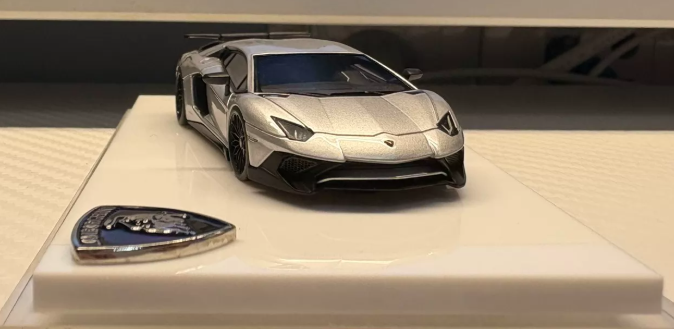 Tardis 1/64 Lamborghini Aventador LP750-4 SV Silver Resin Model
