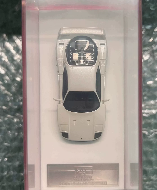 SCM MY64 1/64 Ferrari F40 Pearl White Resin Model Classic Edition