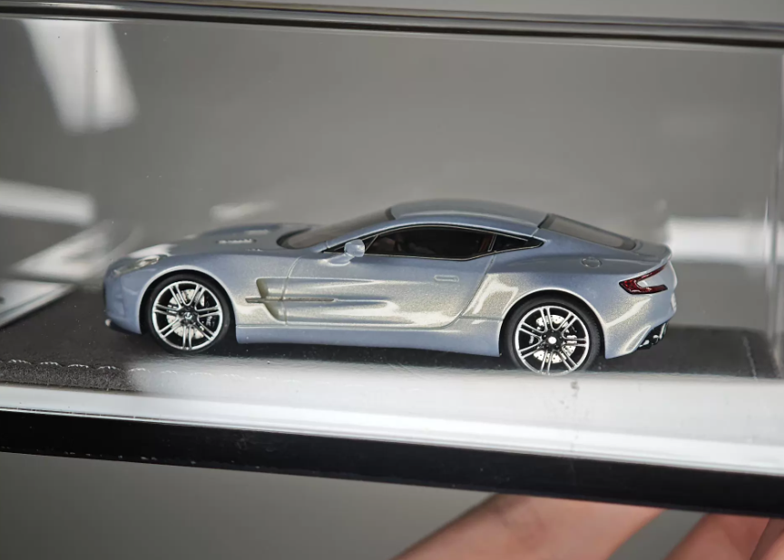 Deep Maker 1/64 Aston Martin One-77 Mako Blue Model