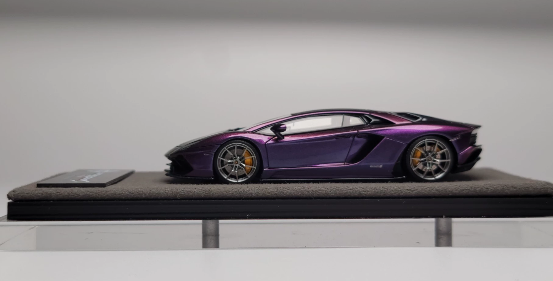 GW 1/64 Lamborghini Aventador S Iridescent Purple 740 Model