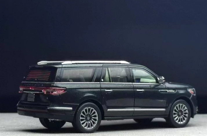 WTX 1/64 2022 Lincoln Navigator LWB Alloy Manhattan Green Metallic
