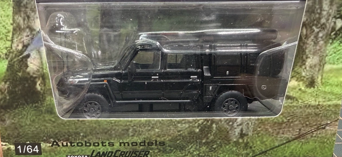 Autobots Models 1/64 Toyota Land Cruiser LC79 Pickup Black