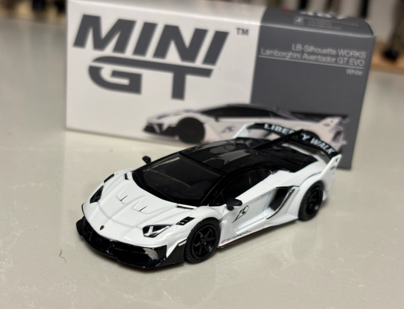 MINI GT 467 LB-WORKS Lamborghini Aventador GT EVO White