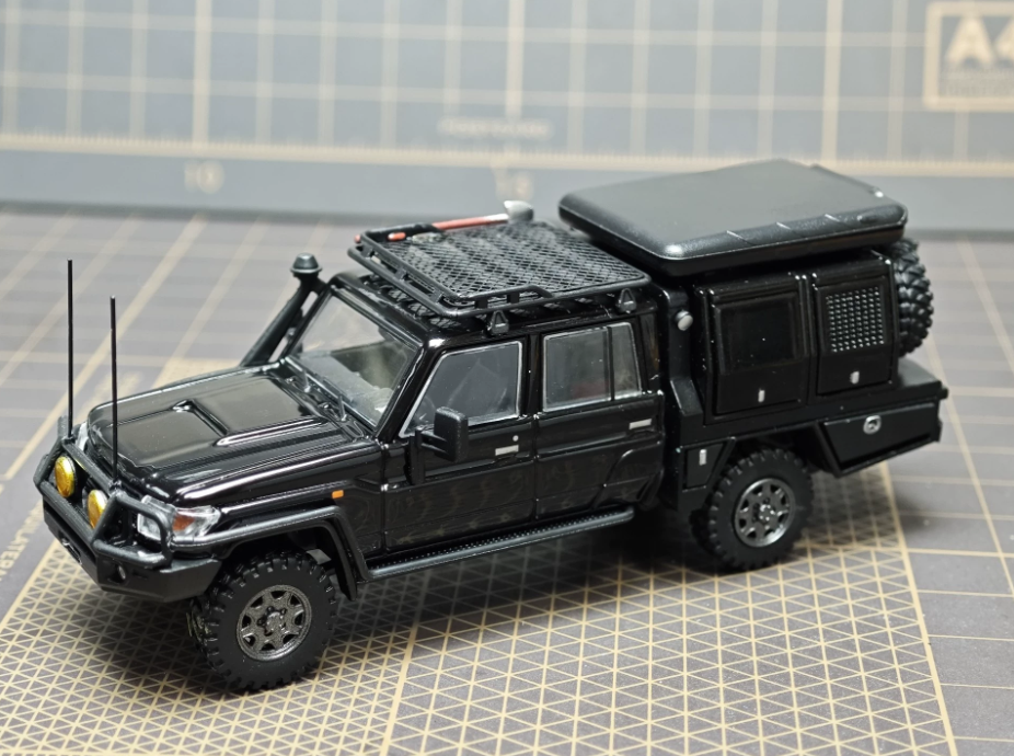 Autobots Models 1/64 Toyota Land Cruiser LC79 Pickup Black