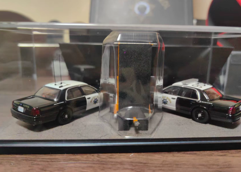 Rollin 1/64 CHP Ford Crown Victoria Last Crown Vics 151 909 Set