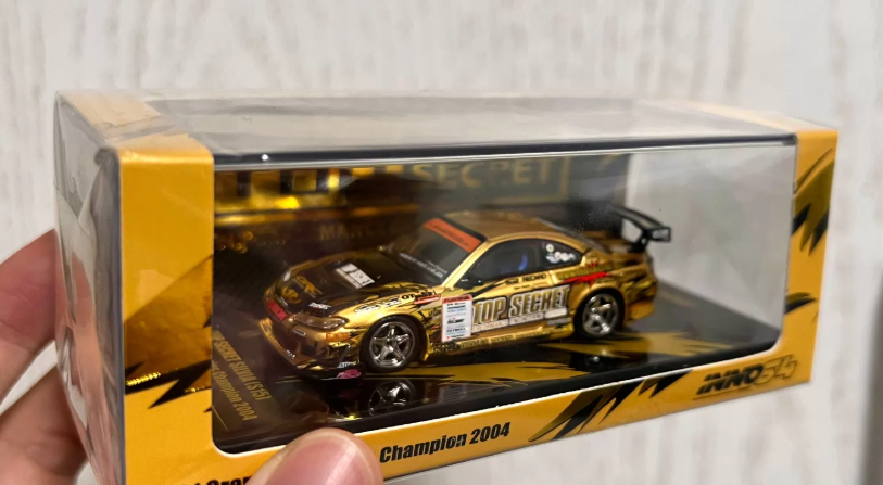 INNO64 TOP SECRET Nissan Silvia S15 Gold D1 Grand Prix Champion 2004 1:64