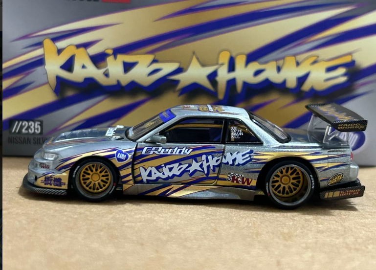 MINI GT 235 Kaido House Nissan Silvia S15 Chase Clear Coat
