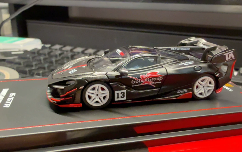 CM Model 1/64 McLaren 720S DarwinPRO Se GTR Matte Black Carbon